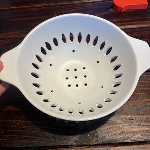 Vanilla Speckled Pottery Colander